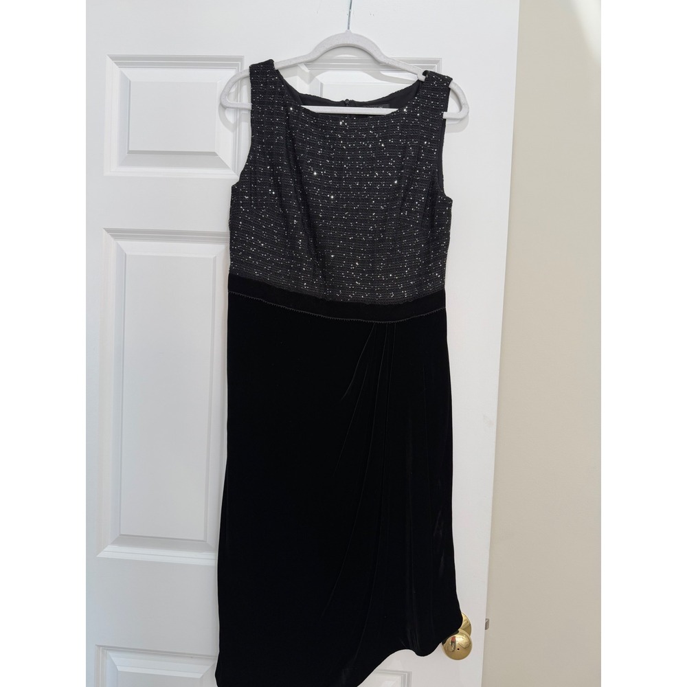St. John Evening Dress Women 8 Black Very Good Sequined Velvet Asymmetrical Hem
